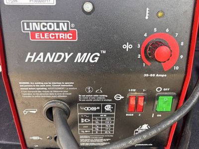 Like new Lincoln handy mig welder hurry!!