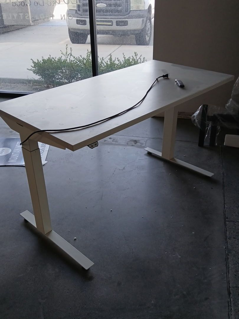 Sit stand desk