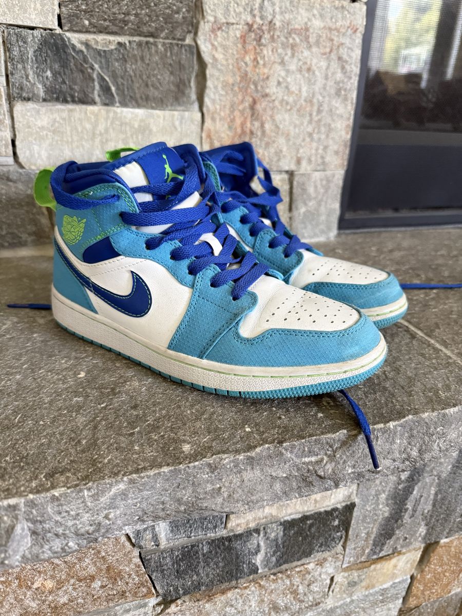 Nike Air Jordan 1 Mid GS Tropical Twist Shoes - Blue/White/Green, Size 5.5Y - Used