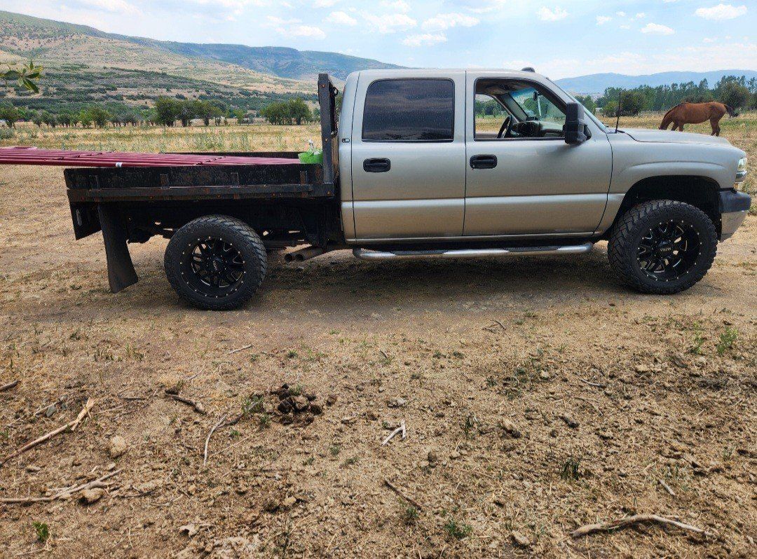 2001 Chevy 2500hd 4x4 6.0 automatic
