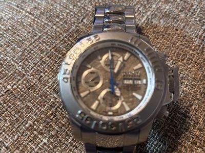 Men’s invicta subuqa noma #10489 watch, looks nice!