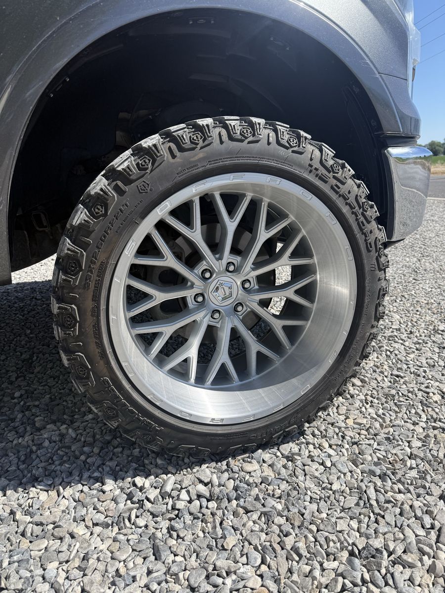 22x12 brushed tis wheels on 33x12.50 tis hercules tires