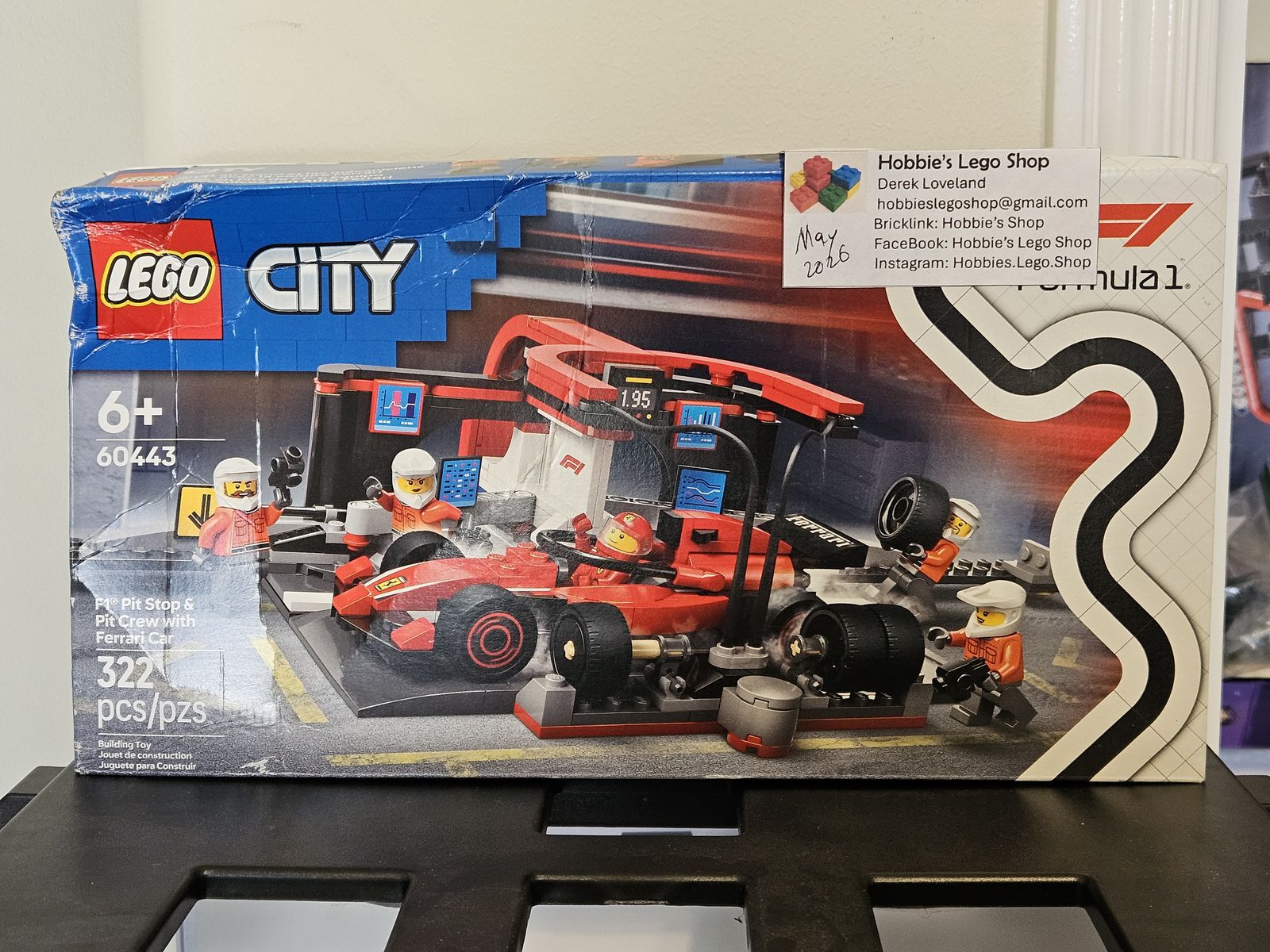 Lego City: F1 Pit Stop & Pit Crew w/ Ferrari Car (60443)