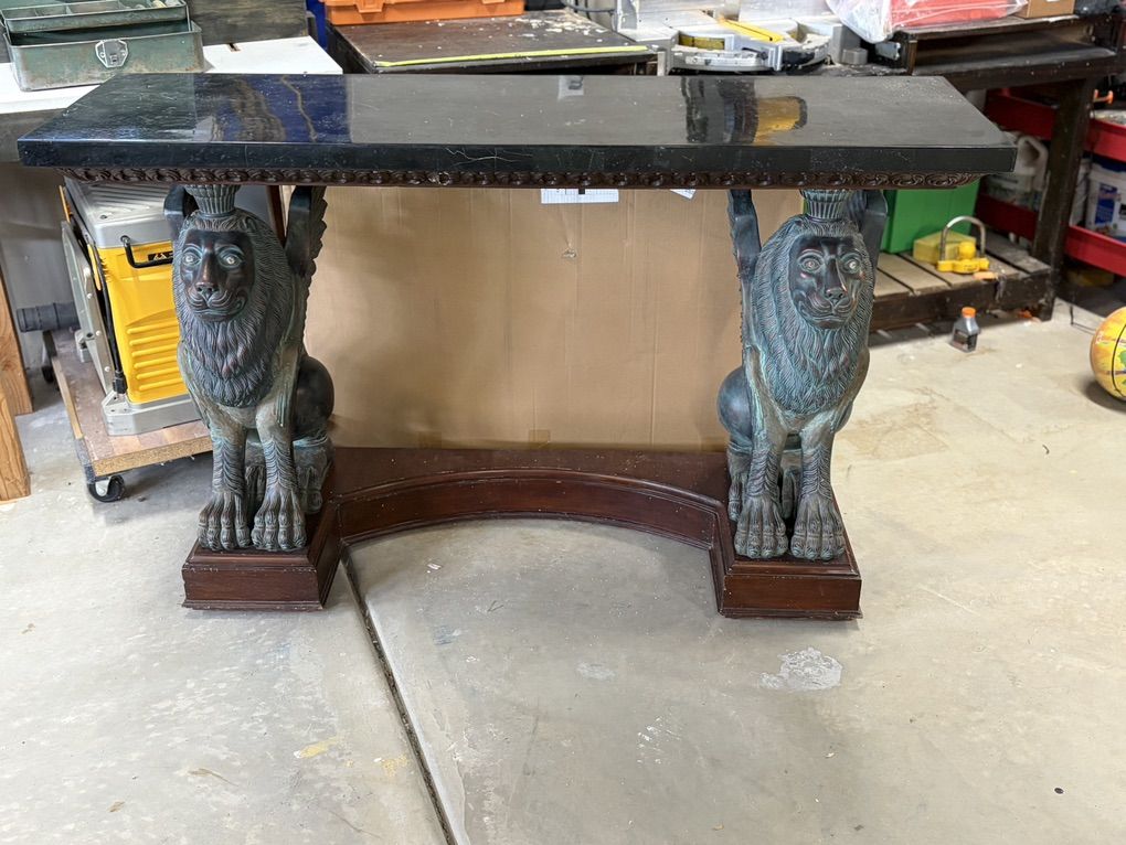Griffin Table