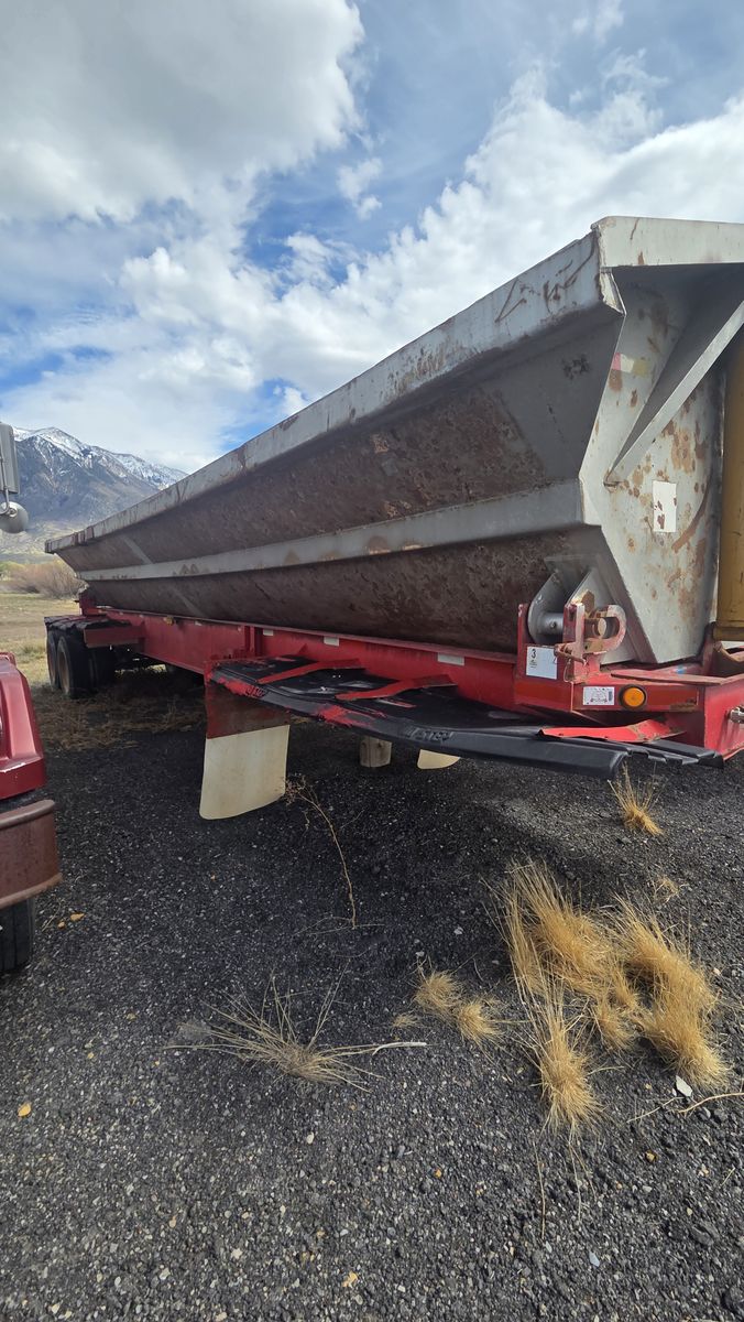 1998 Circle R 2 Axle Sidedump