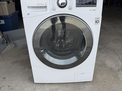LG 2.3cu ft. Compact 2in1 washer AND dryer