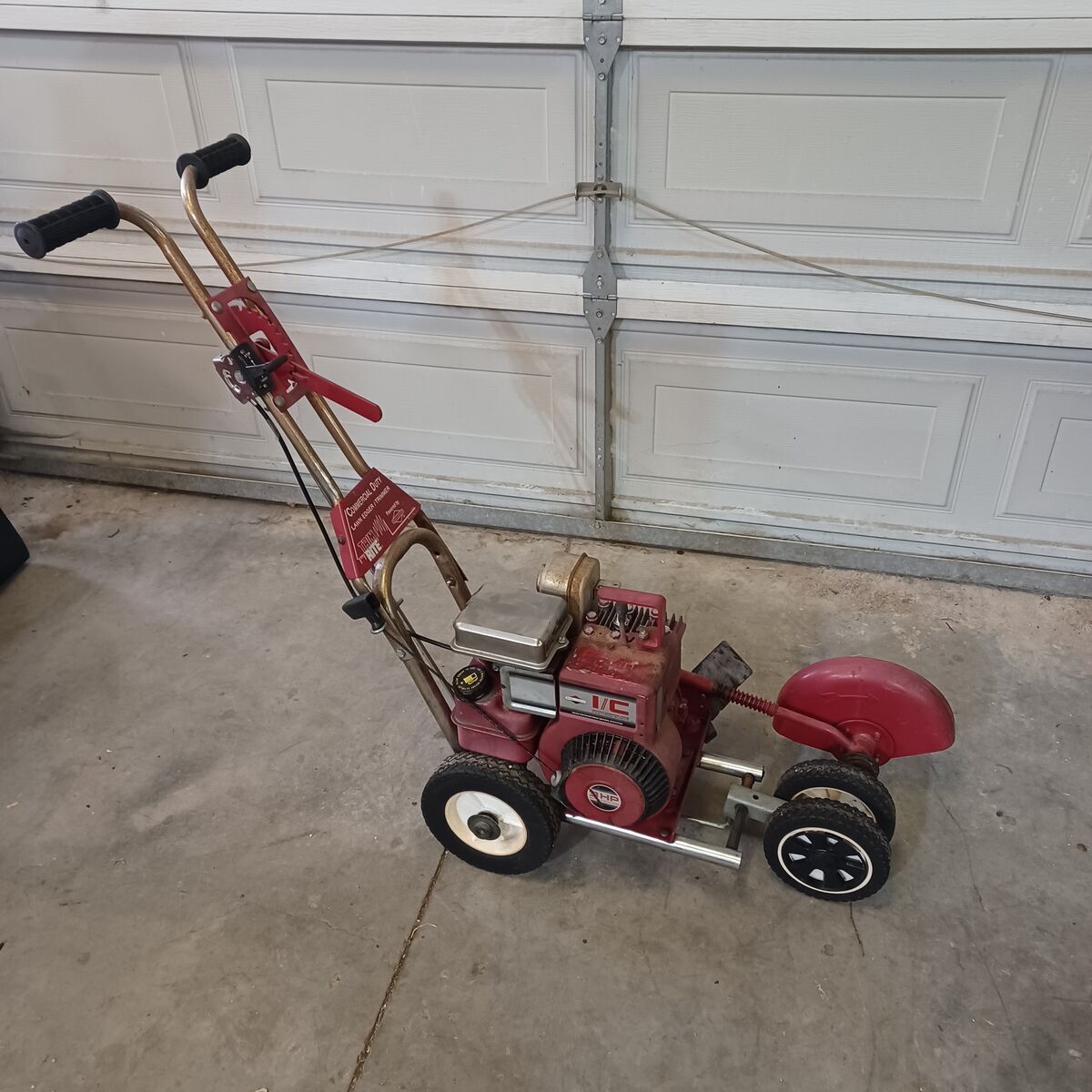 Commercial lawn edger. Parts or repair