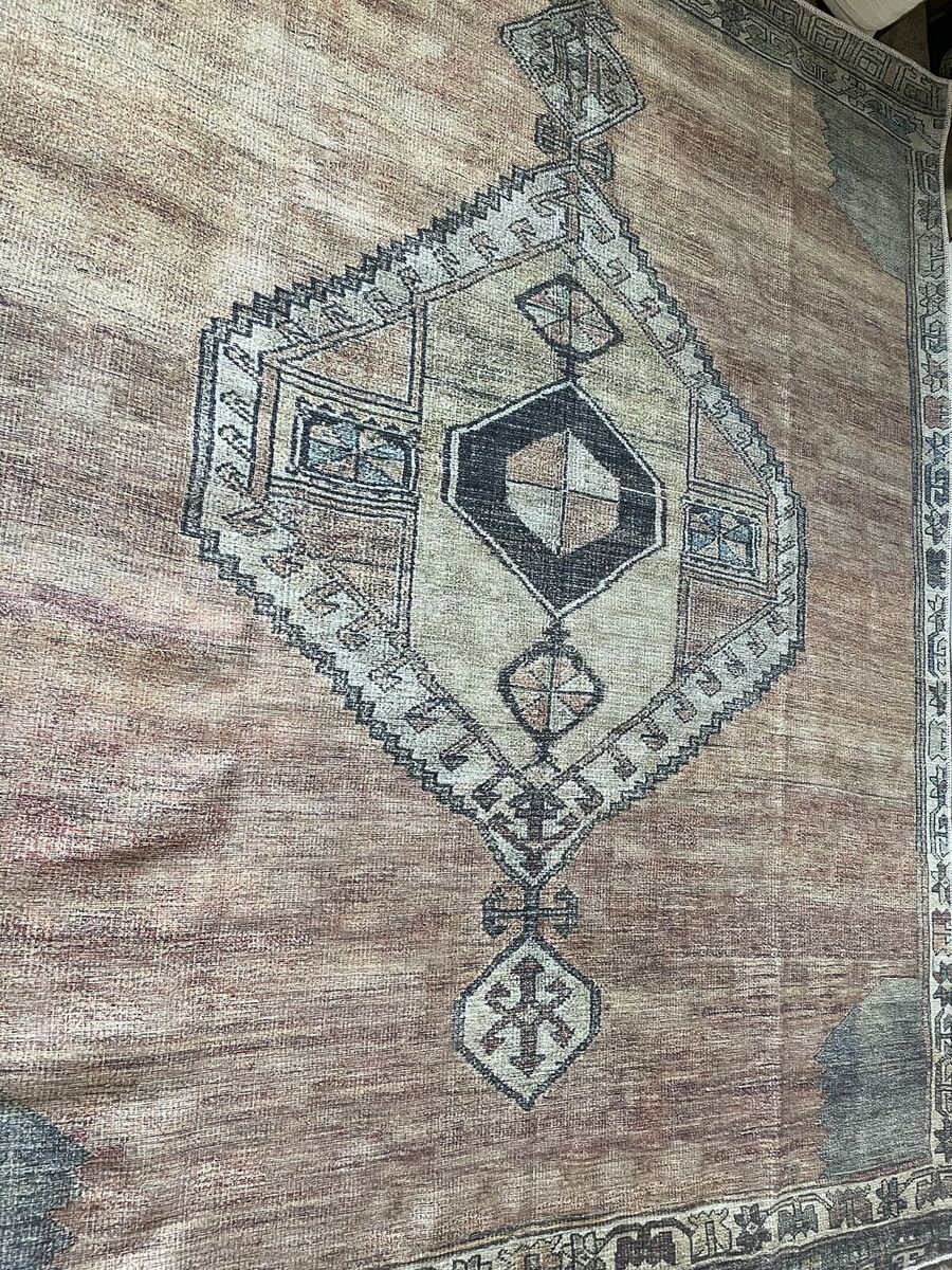 Brand new HAUTELOOM 7'.6" x 9'.6" Camel, Dark Brown Area Rug