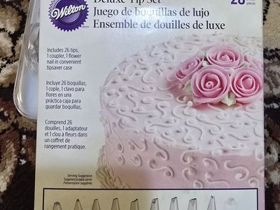 Wilton Deluxe 28 Piece Cake Decorating Tip Set.
