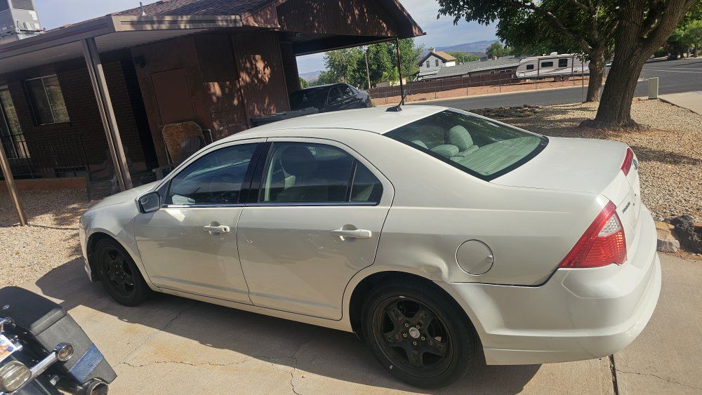 2011 Ford fusion s.e trade
