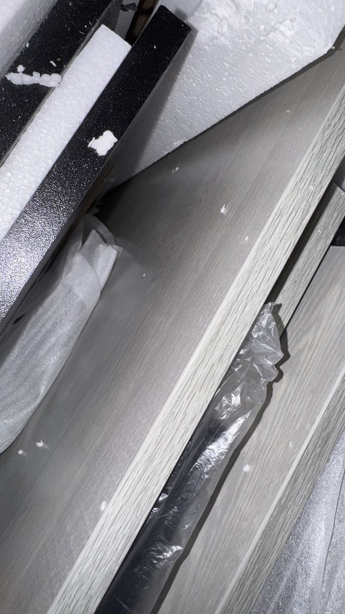 Main image 6