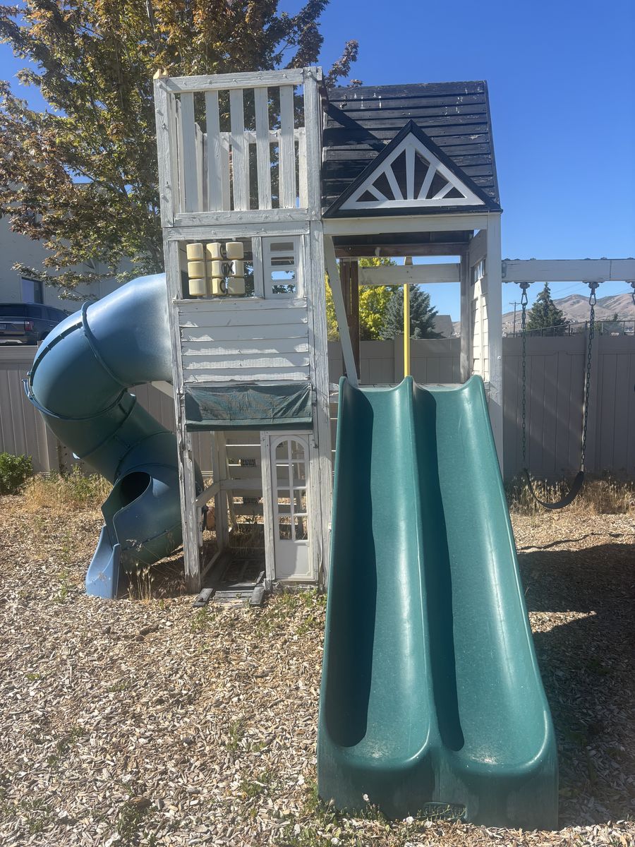 Main image 6