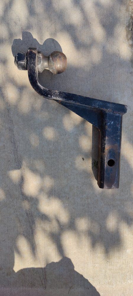 Drop hitch and ball