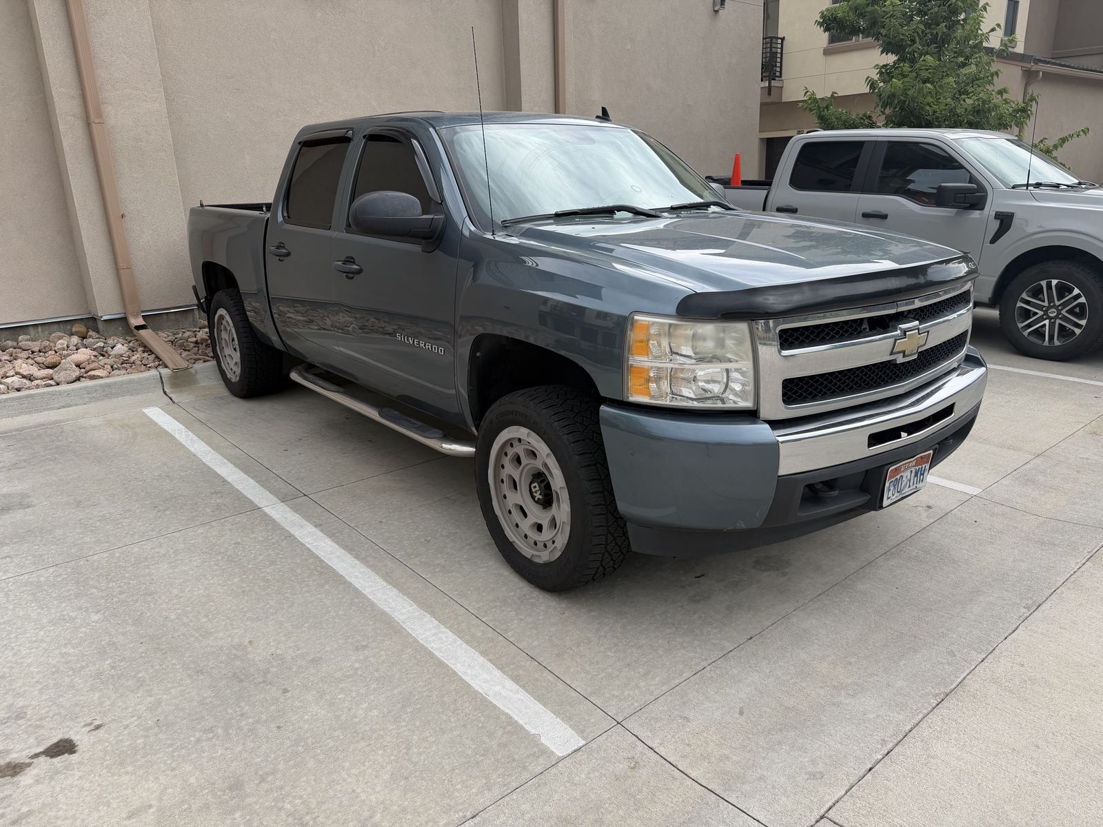 Chevrolet Silverado 1500 Crew Cab Pickup Truck
