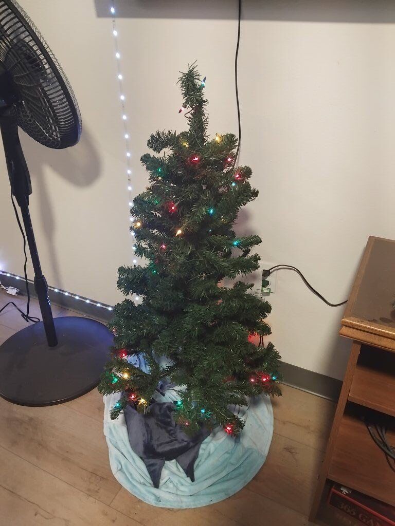 4-foot Pre-Lit Christmas Tree