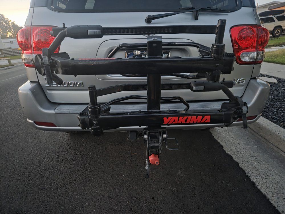 Yakima Holdup 2 Evo 2 Bike Rack W/Bike & Hitch Locks