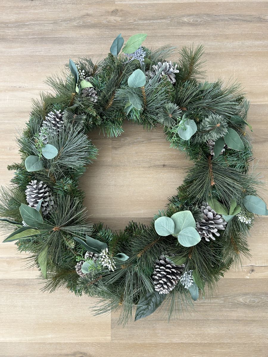 Gorgeous 30 inch Light Up Winter Wreath