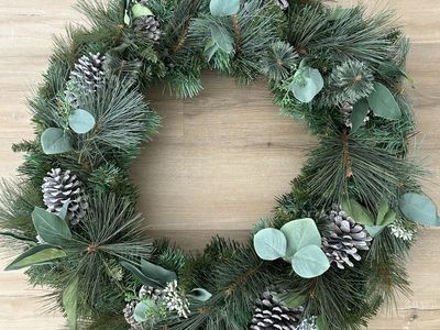 Gorgeous 30 inch Light Up Winter Wreath