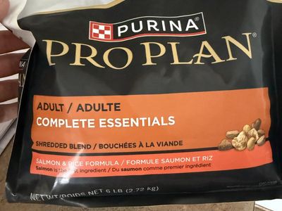 FREE Purina Pro Plan adult cat shredded blend food