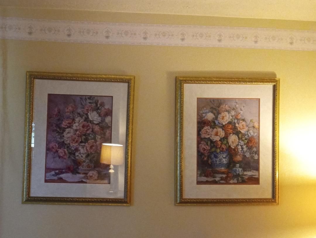 Set of 2 Framed Floral Still Life Art Prints with Gold Frames