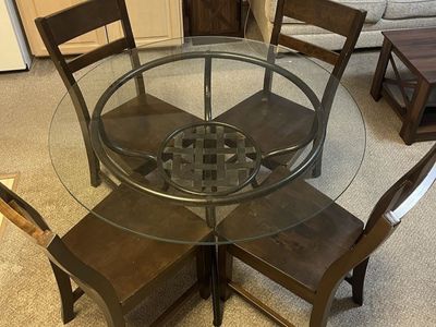 Round Glass Dining Table w/4 chairs