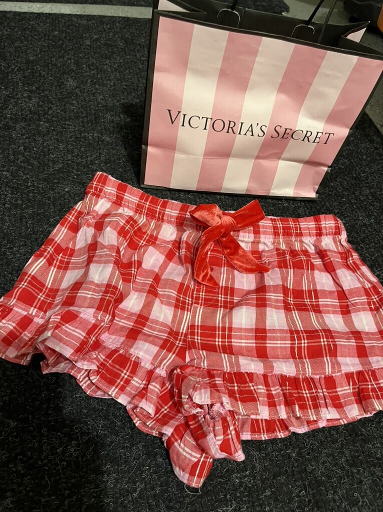 New Victorias Secret Holiday Shorts M