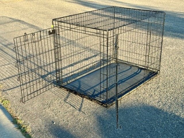 Extra Large Wire Dog Crate 42" L