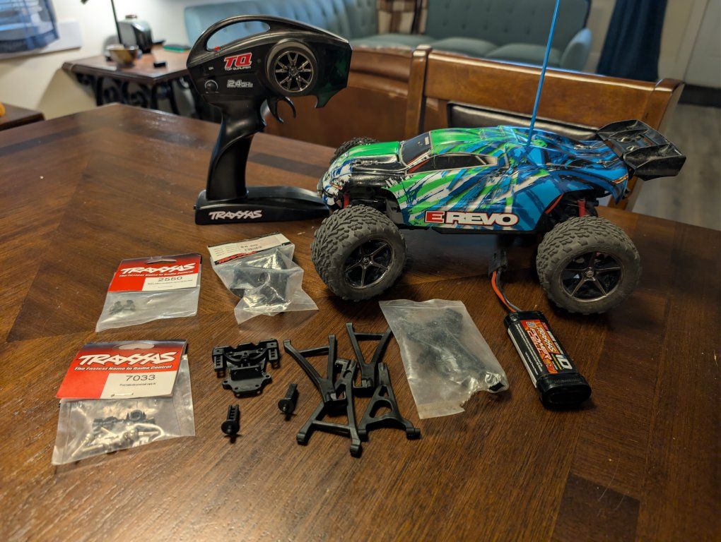 Traxxas Mini E-Revo RTR, 2 Batteries, Spares