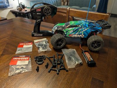 Traxxas Mini E-Revo RTR, 2 Batteries, Spares