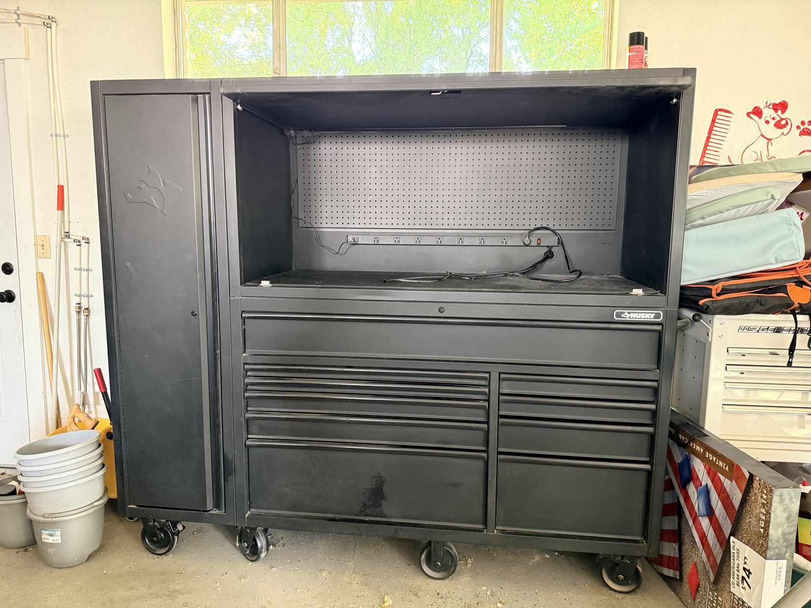 Husky heavy duty tool box