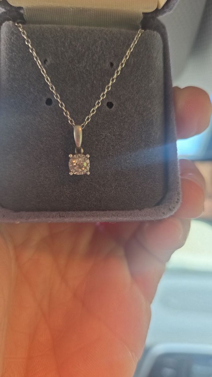 6th of a karot natural diamond necklace