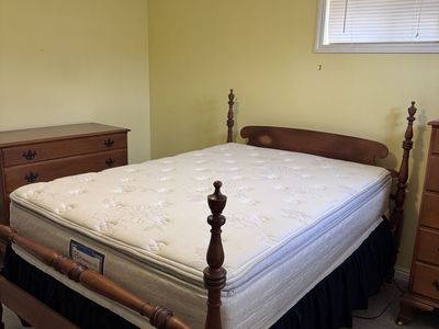 Classic Wooden Queen Size Bed Frame & Sealy Mattress Set