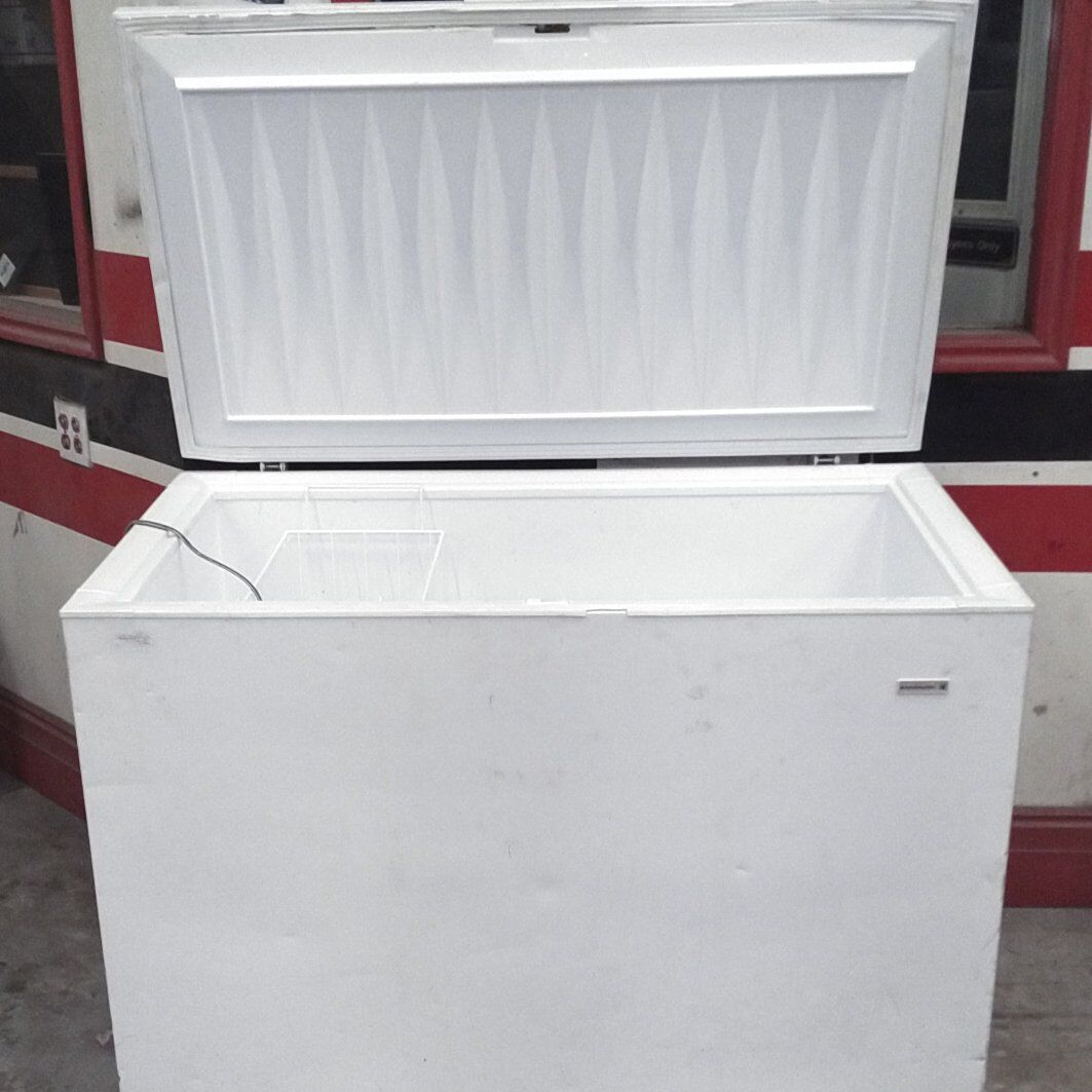 Kelvinator freezer 14.8 cubic feet