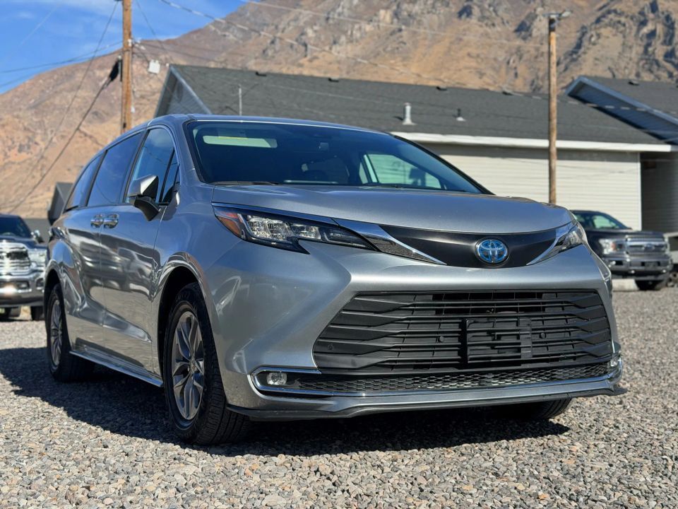 2022 Toyota Sienna XLE