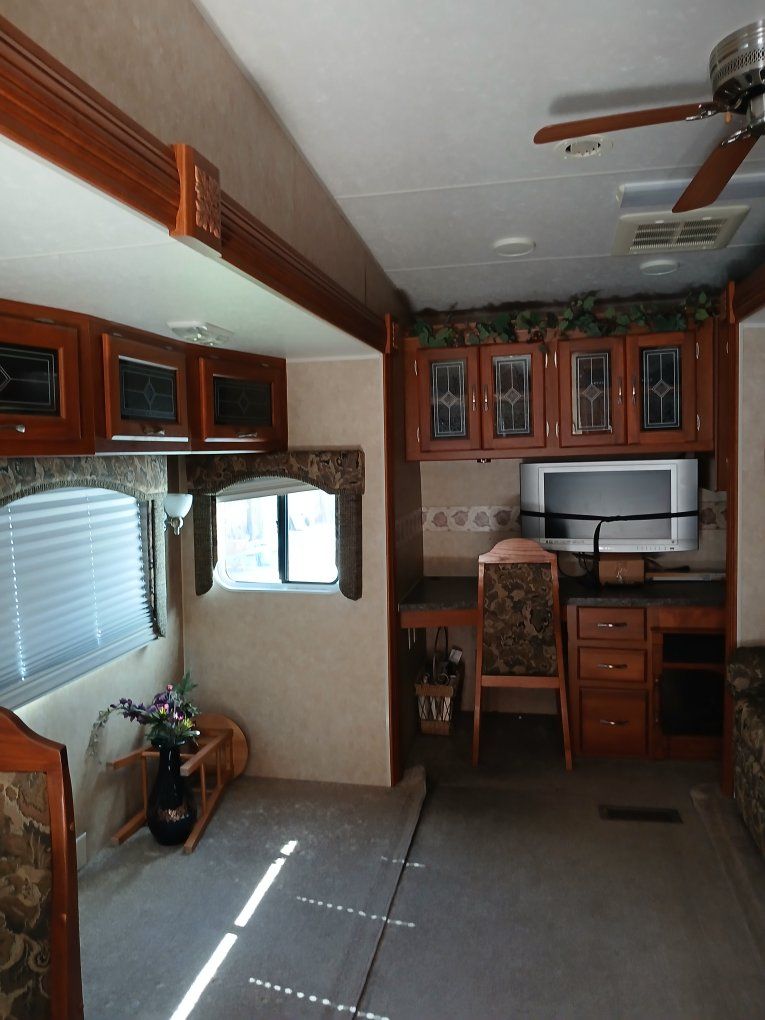 Main image 6