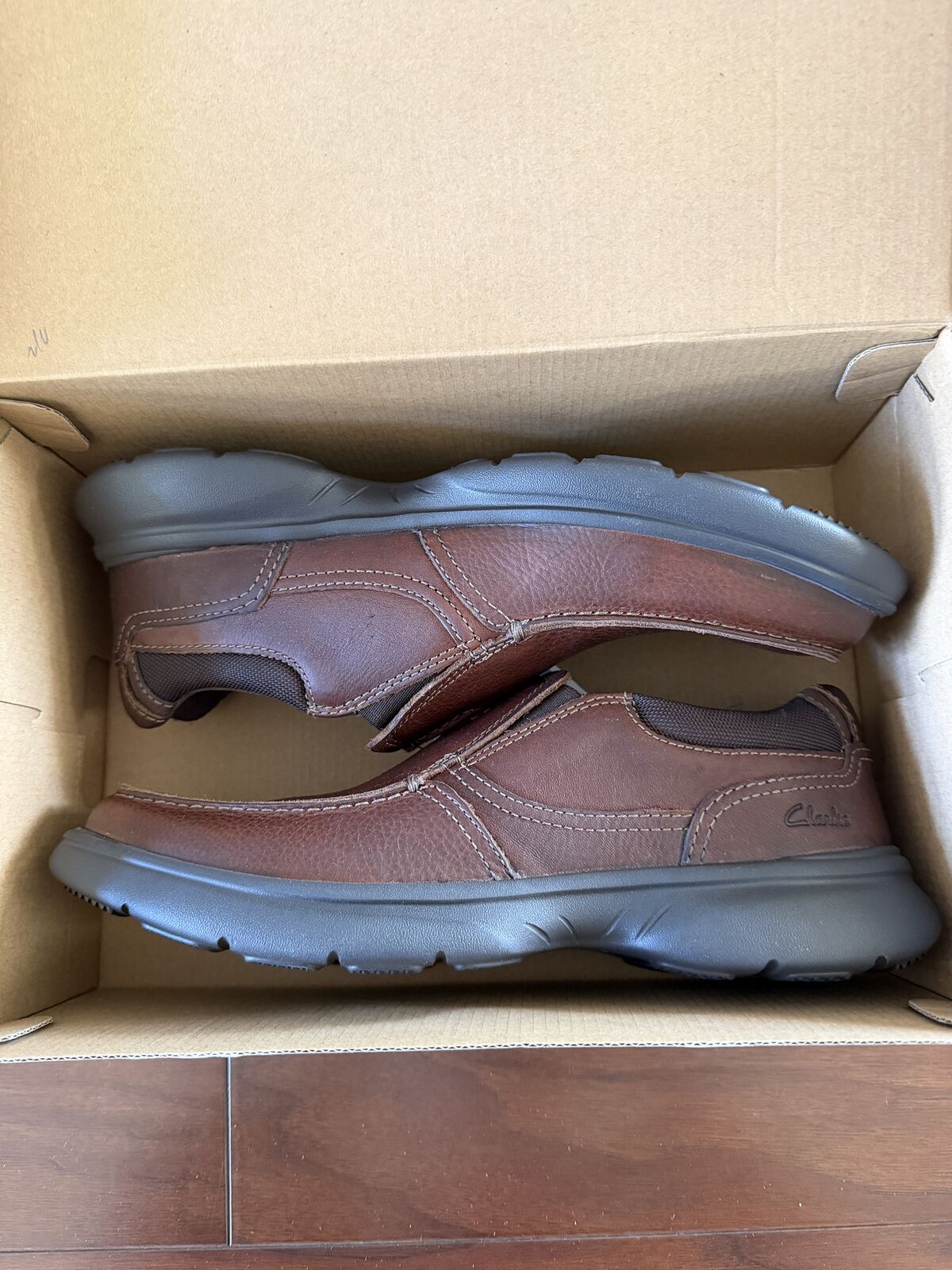 BNIB Clarks Bradley Free Men's Slip on Loafers, Tan Tumbled, 54366, Size 9M