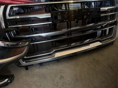 Front Grill GMC Yukon 2022