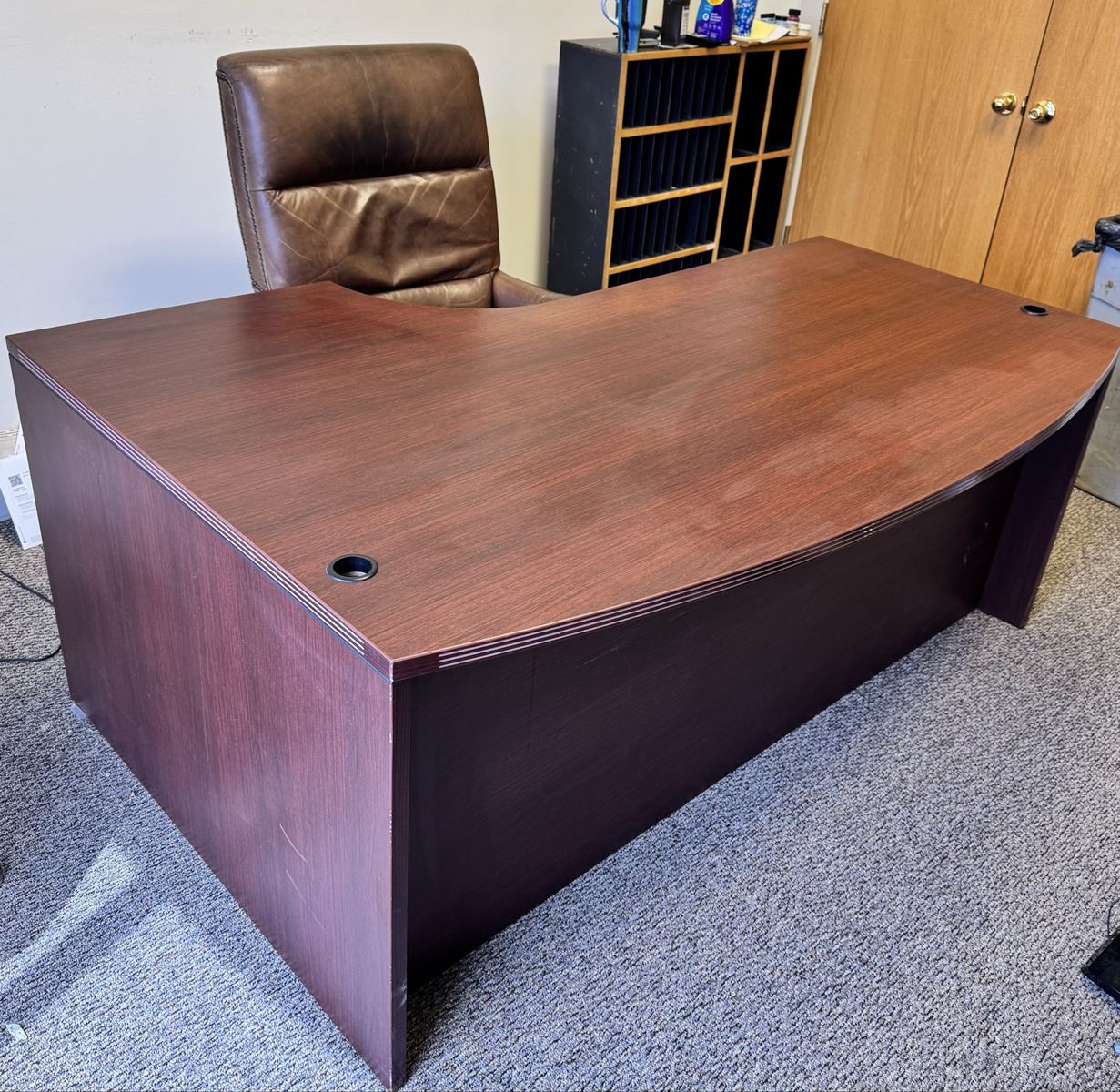 Nice Executive Office Desk With Chair