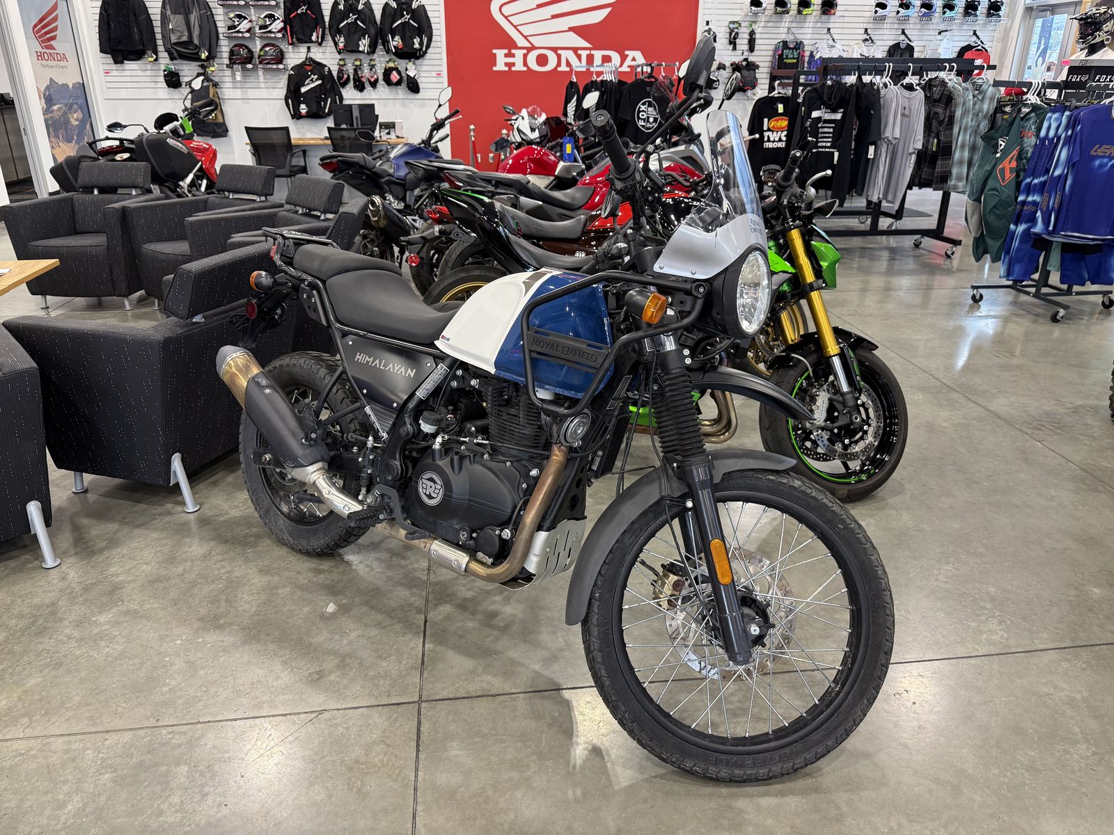 2022 ROYAL Himalayan Base - UR02922
