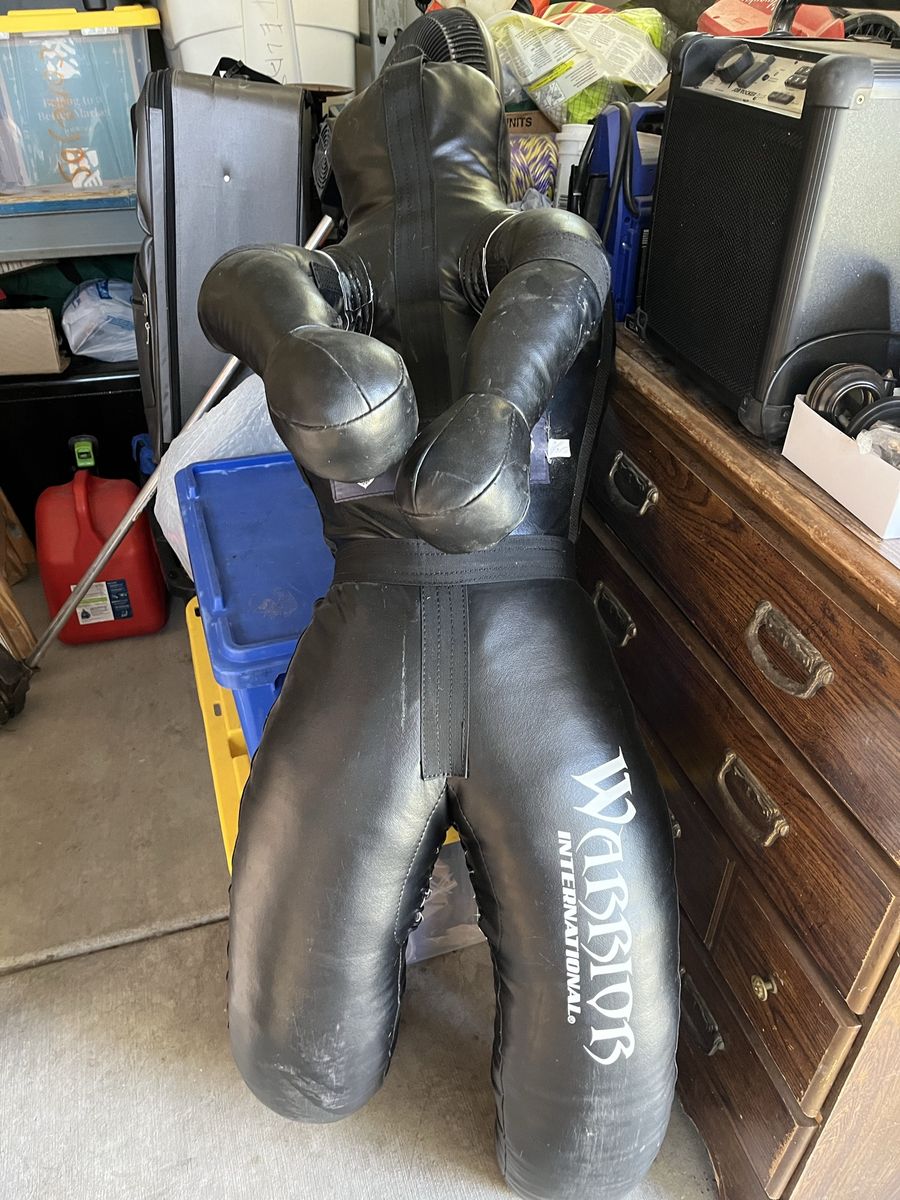 Grappling wrestling dummy