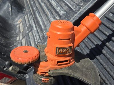 BLACK+DECKER 110v corded String Trimmer/Edger, 13-inch