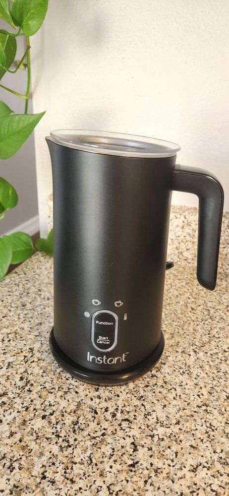 Instant milk frother