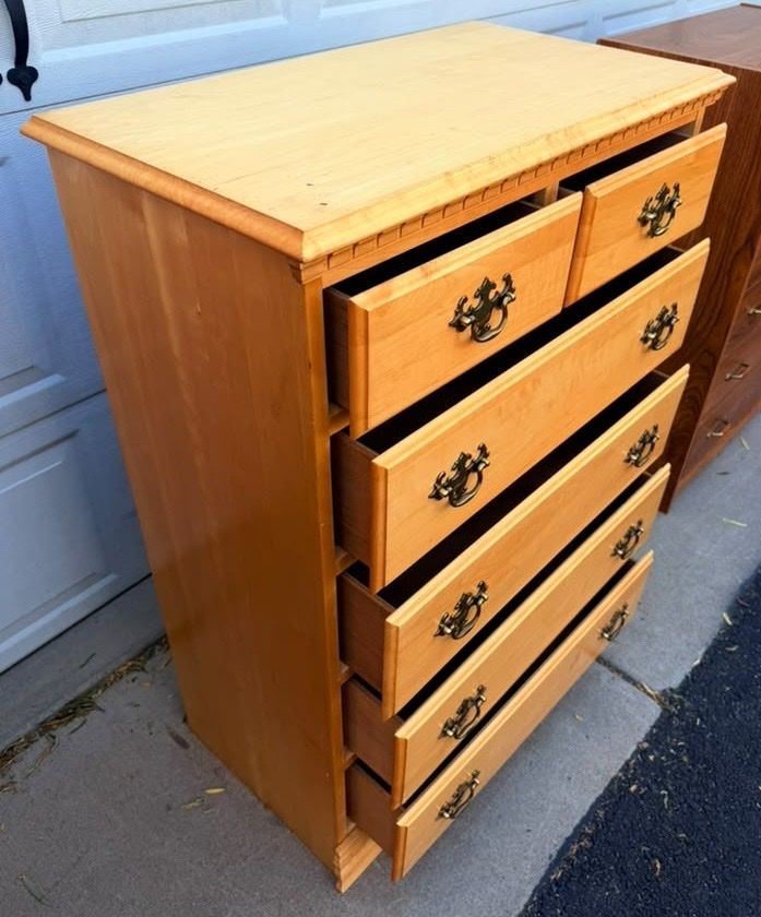 Main image 4