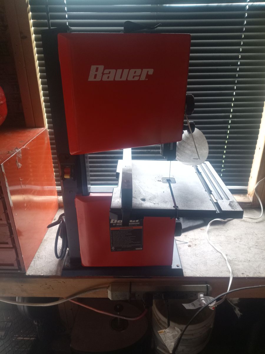 Bauer 9 " Benchtop Bandsaw