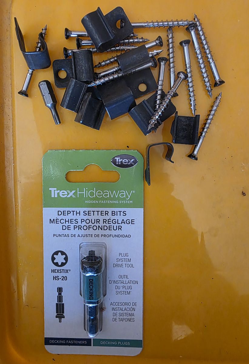EDGE CLIPS AND BITS FOR TREX DECKING