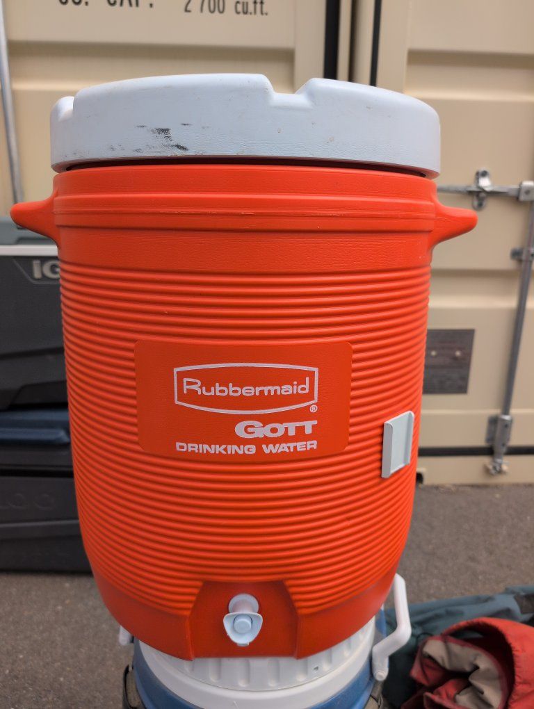 Rubbermaid Gott 10 Gallon Orange Drinking Water Cooler Jug w/ Spigot & Handles