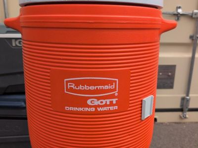 Rubbermaid Gott 10 Gallon Orange Drinking Water Cooler Jug w/ Spigot & Handles