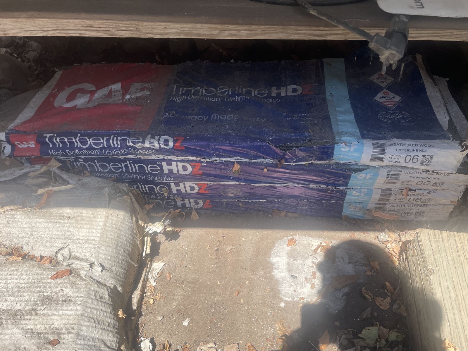 4 Bundles Gaff weatherwood roofing shingles