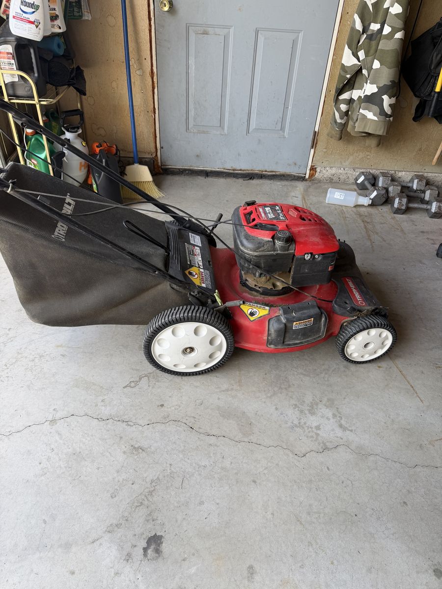 Troy-Bilt Tuff-Cut 220 21" 6.75HP Self-Propelled Smart-Speed Lawn Mower