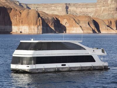 2018 Adonia 75' x 18' Week 15 - Escapade Houseboat at Antelope Point Marina